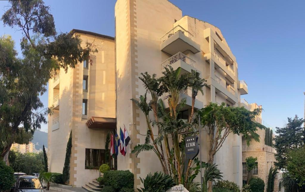 Luxor Hotel Jounieh Buitenkant foto