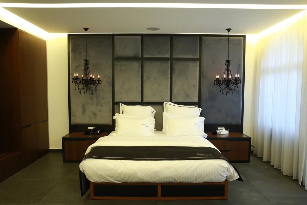 Luxor Hotel Jounieh Buitenkant foto