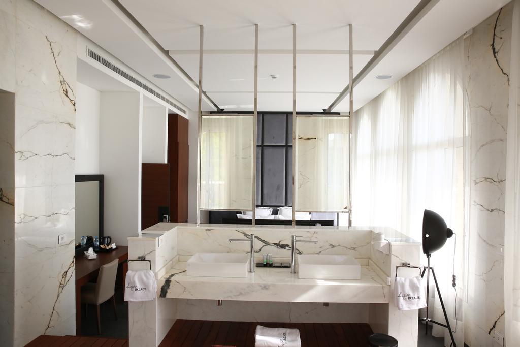 Luxor Hotel Jounieh Buitenkant foto
