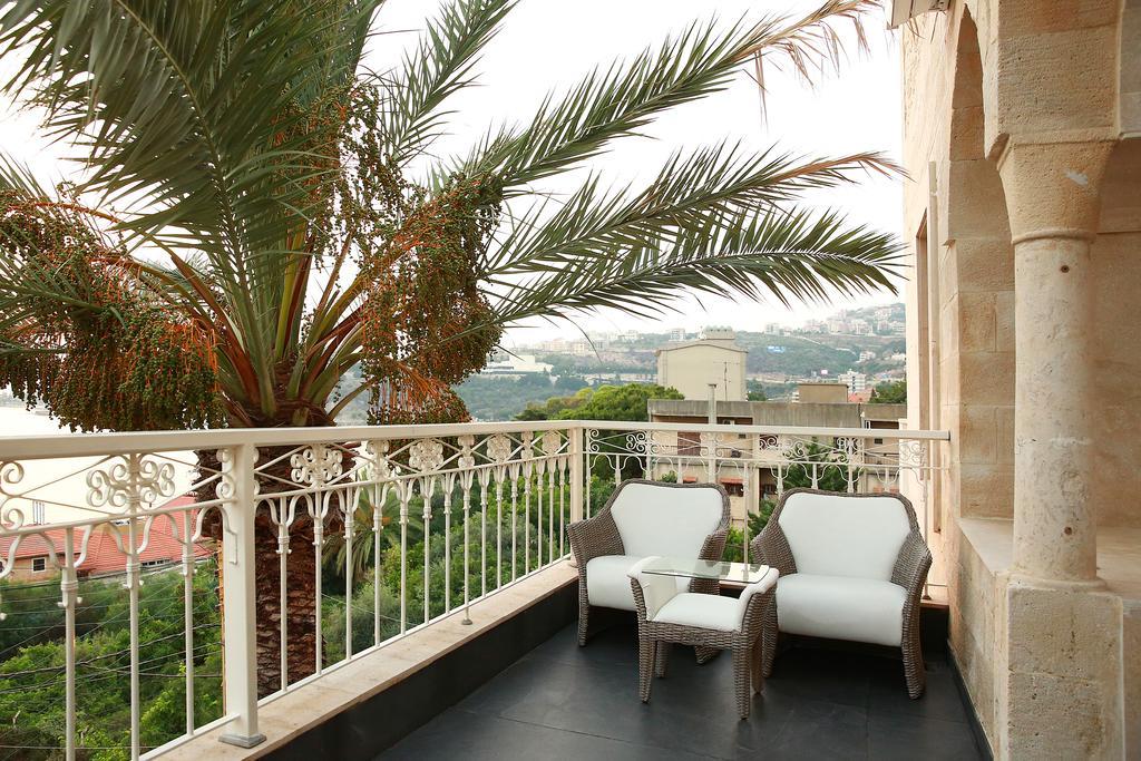 Luxor Hotel Jounieh Buitenkant foto