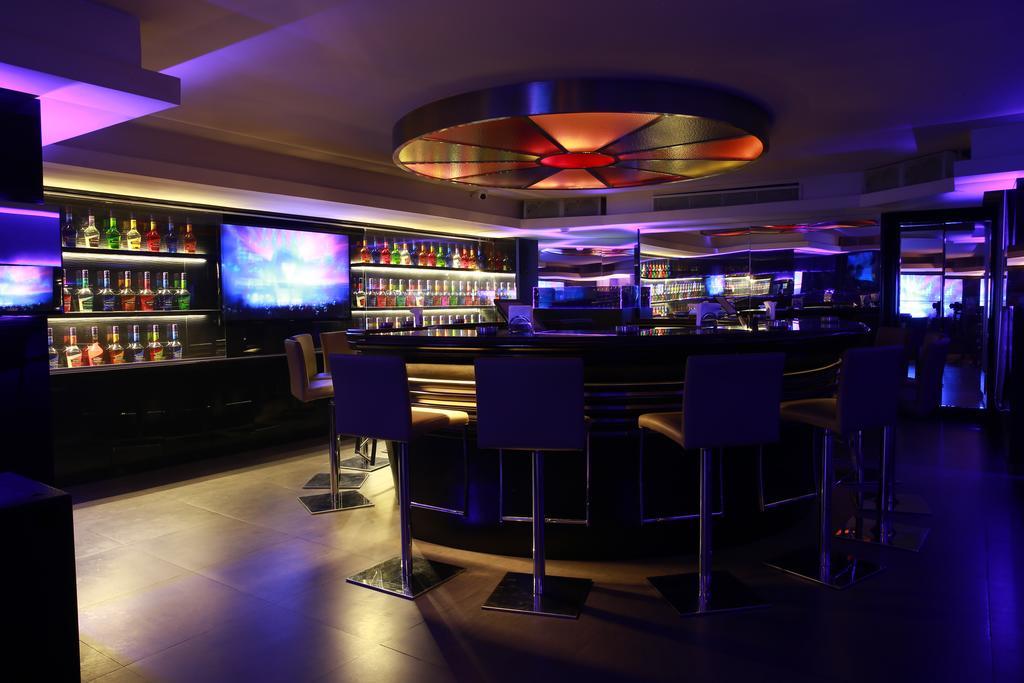 Luxor Hotel Jounieh Buitenkant foto