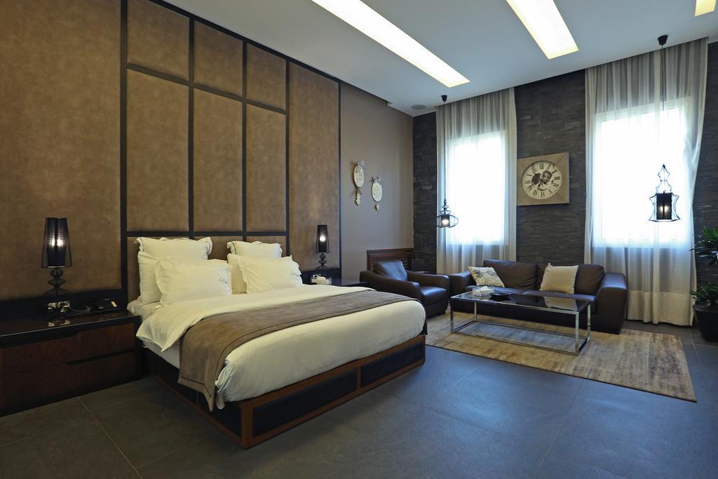 Luxor Hotel Jounieh Buitenkant foto