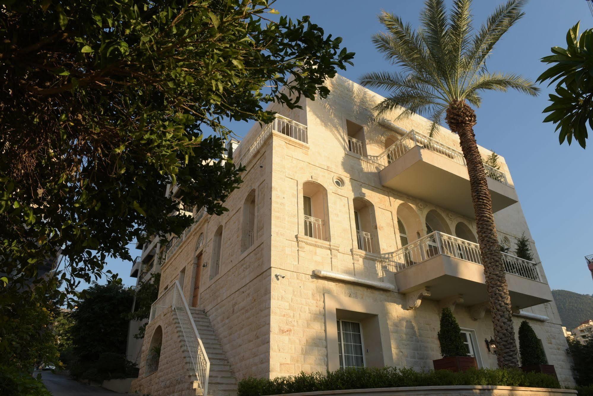 Luxor Hotel Jounieh Buitenkant foto