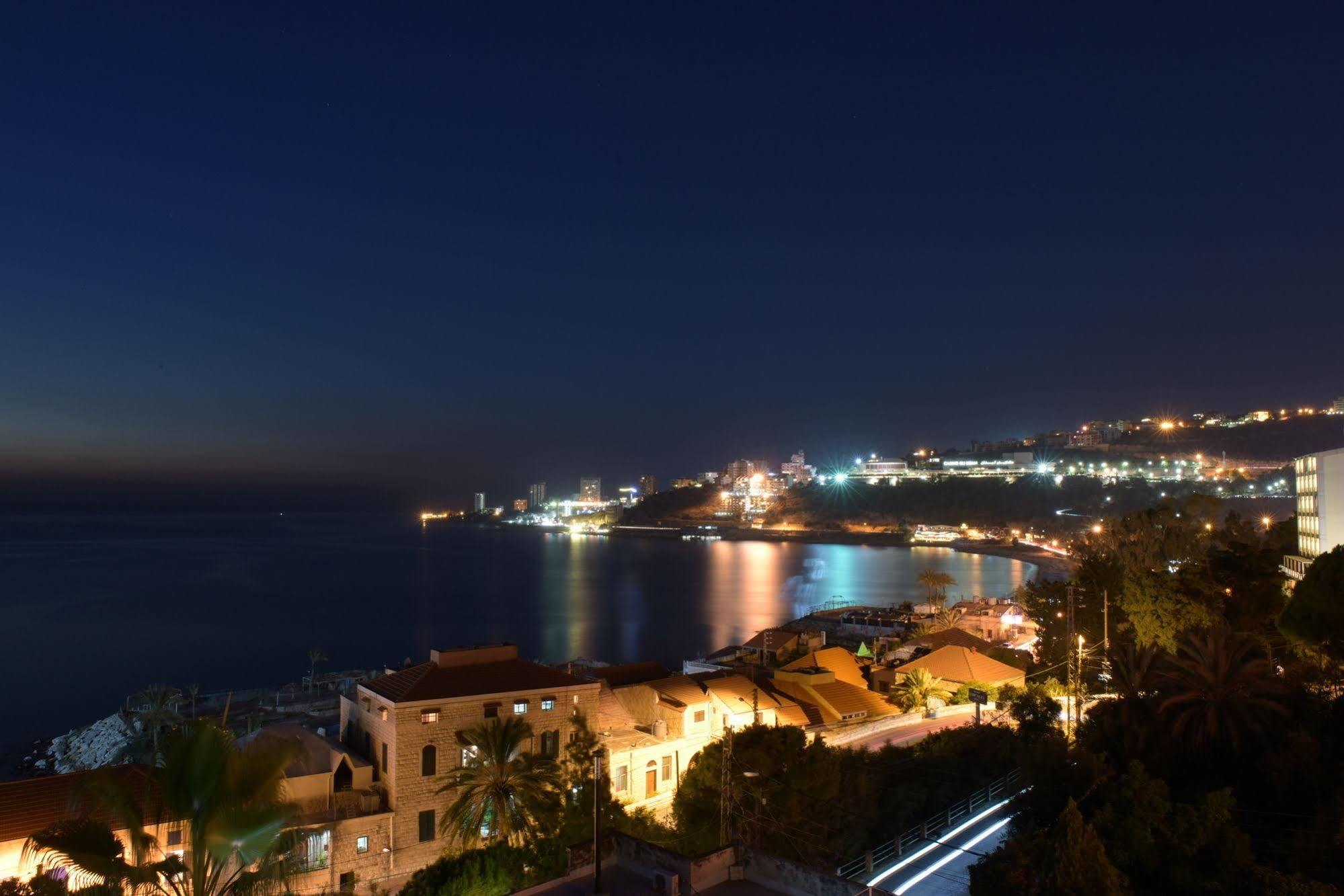 Luxor Hotel Jounieh Buitenkant foto