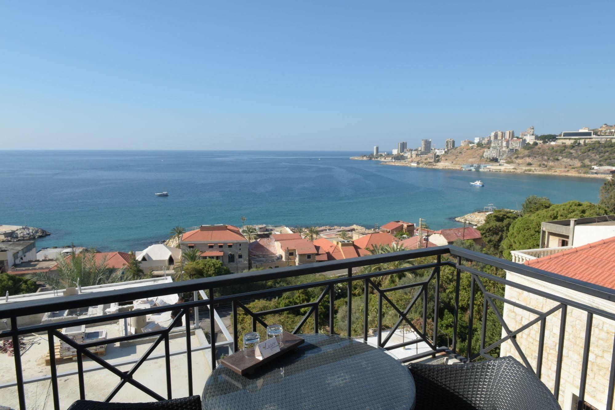 Luxor Hotel Jounieh Buitenkant foto