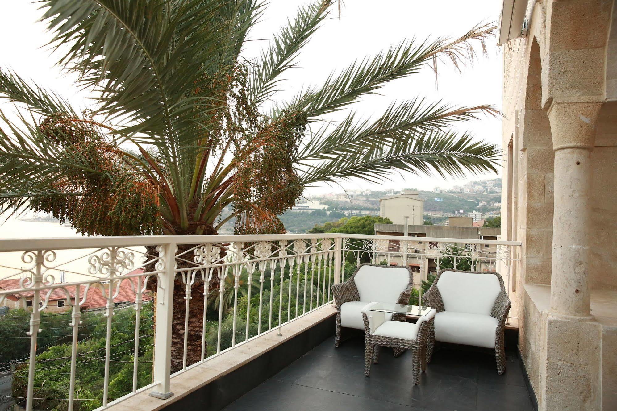 Luxor Hotel Jounieh Buitenkant foto