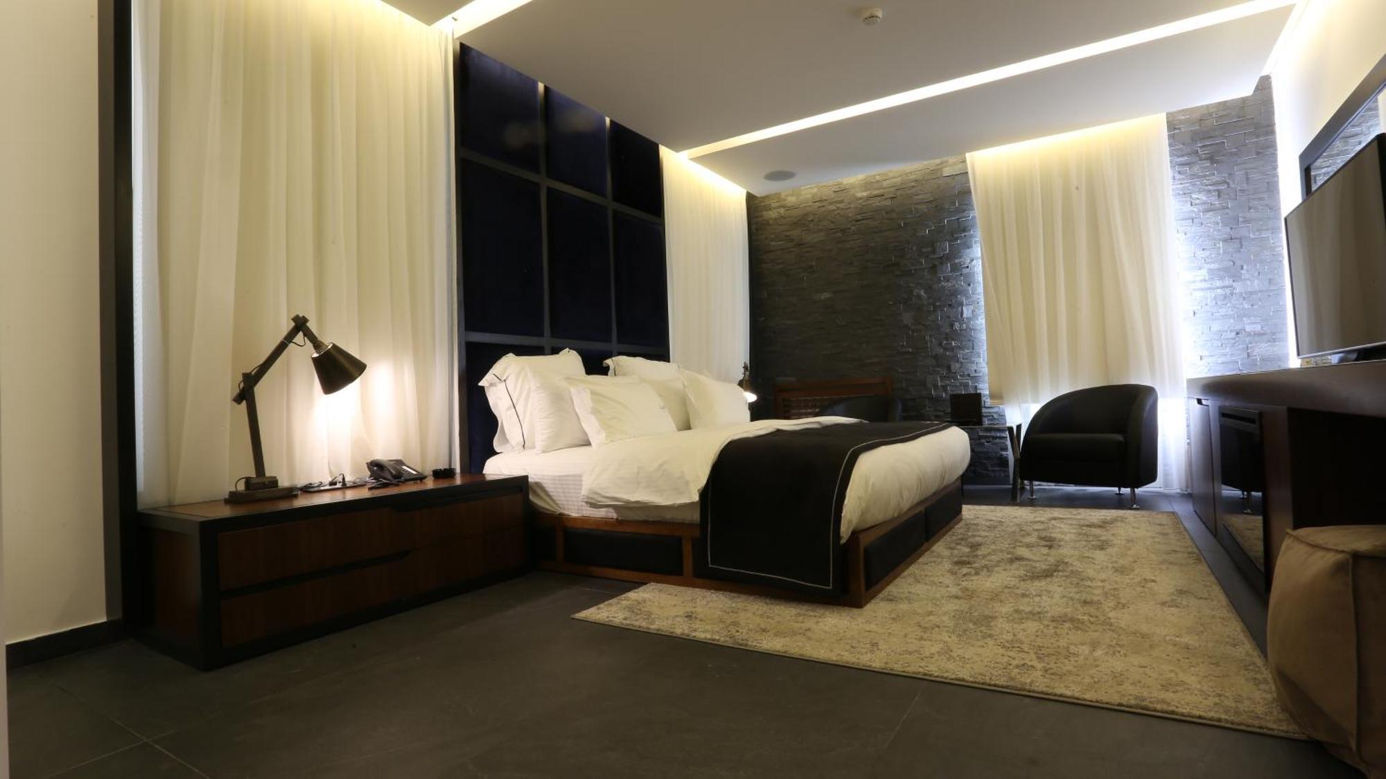 Luxor Hotel Jounieh Buitenkant foto